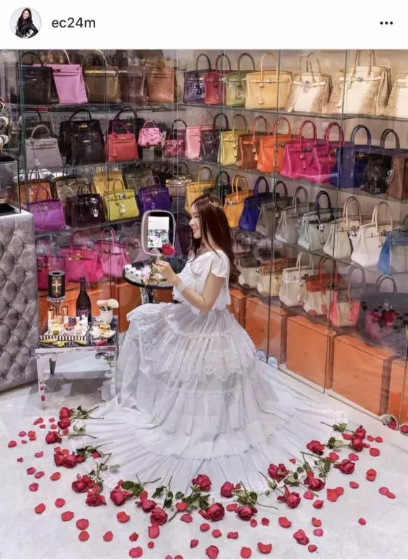 《新加坡》第一貴婦,千億媳婦「」徐子淇「」都比不過她!果然貧窮限制了想像力