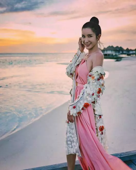 《新加坡》第一貴婦,千億媳婦「」徐子淇「」都比不過她!果然貧窮限制了想像力