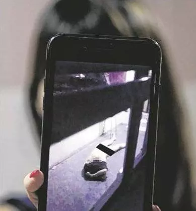 《變態》男子半夜強行開門爆粗口 脫衣褲躺走廊 嚇壞少婦急報警