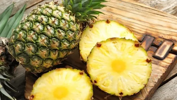 鳳梨酵素能控發炎、助消化!胃腸肝膽科醫師:多吃這4種水果,對抗慢性發炎