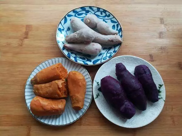 最近的天氣開始熱起來,孩子老說想吃芋圓,那就做起來吧