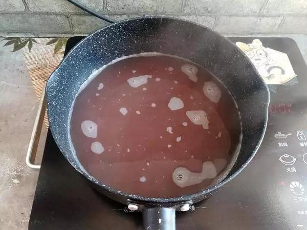 最近的天氣開始熱起來,孩子老說想吃芋圓,那就做起來吧