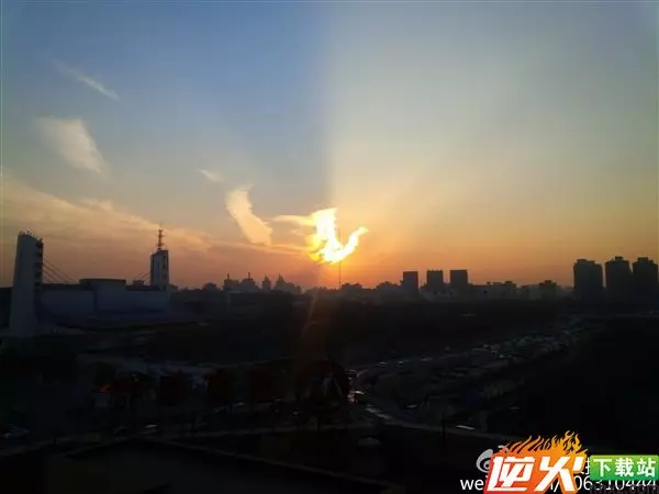 天上驚現「火鳳凰」!奇觀啊!99秒內轉出去者,全家發大財,幸福安康!就今天,萬年不遇!