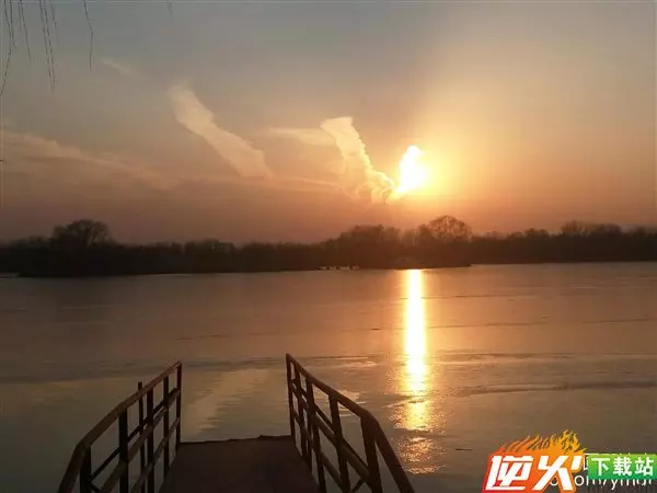 天上驚現「火鳳凰」!奇觀啊!99秒內轉出去者,全家發大財,幸福安康!就今天,萬年不遇!