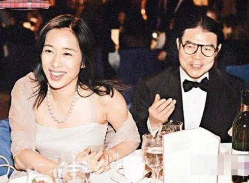 27歲港姐跟年長40歲富商離婚!扒扒嫁給富商的港姐之現狀