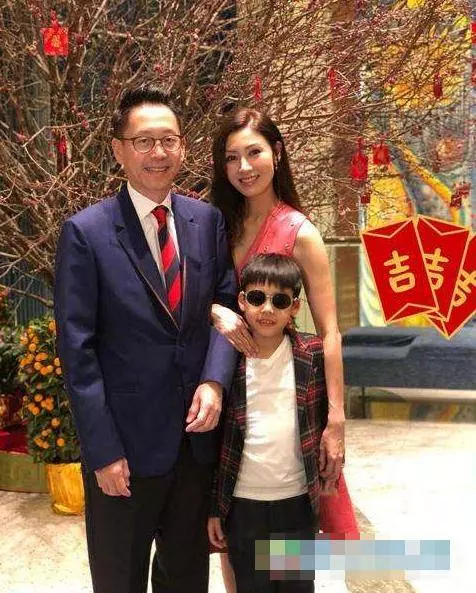 27歲港姐跟年長40歲富商離婚!扒扒嫁給富商的港姐之現狀