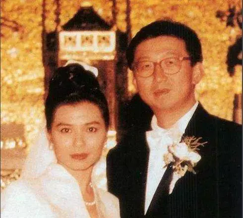 27歲港姐跟年長40歲富商離婚!扒扒嫁給富商的港姐之現狀
