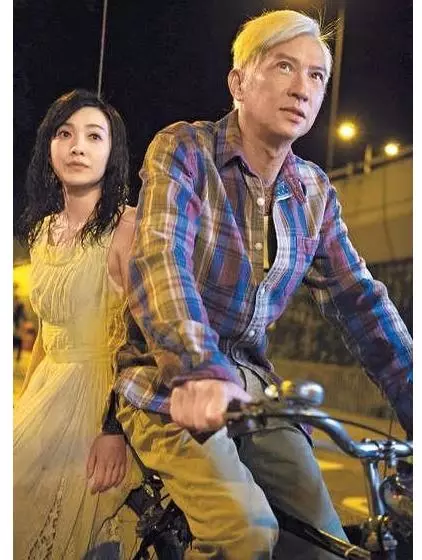 47歲古天樂新戀情被曝光,沒想到女友竟是她,兩人互動超寵溺