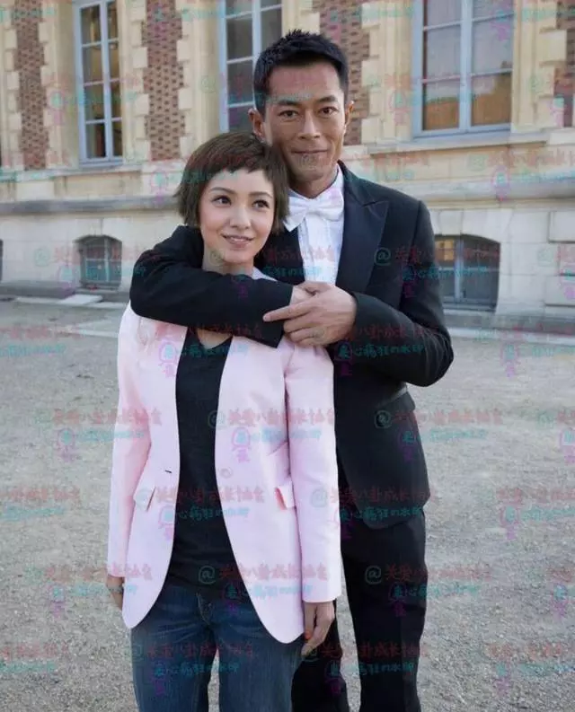 47歲古天樂新戀情被曝光,沒想到女友竟是她,兩人互動超寵溺
