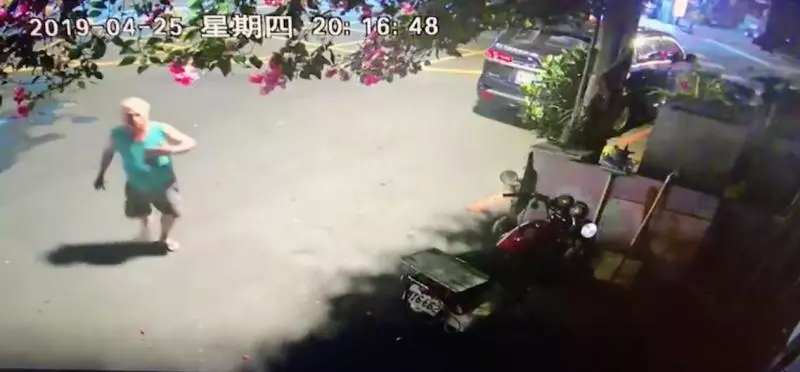 鄰居被困火場,7旬勇伯架梯救人「心肌梗塞亡」...網慟:「捨身救人,值得欽佩!」