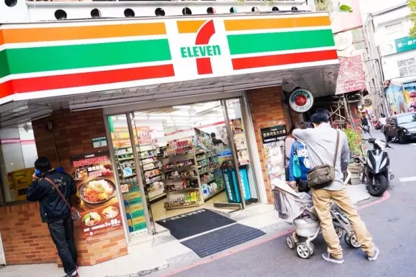 「騎樓禁菸」更嚴了! 癮君子「便利商店、咖啡店」前開抽 政府:「直接罰1萬」