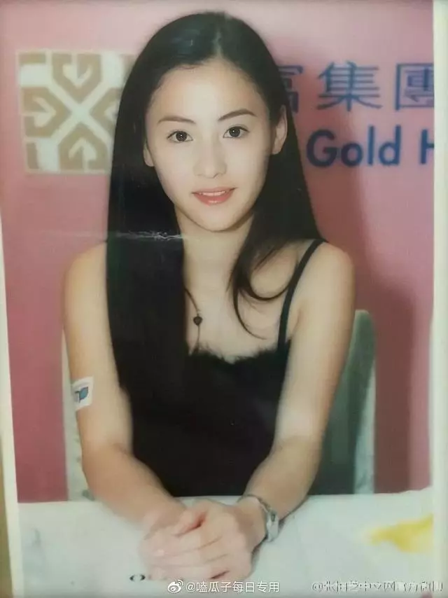 AI修復謝霆鋒和家人合照,又蘇又嫩簡直小Q本Q,和初戀牽手好甜啊