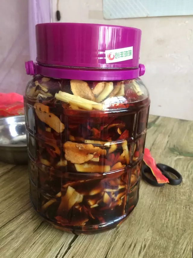 阿嬤分享紅棗酵素自製做法,每天喝一杯,腰疼慢慢好了,臉色越來越漂亮,便宜又有效