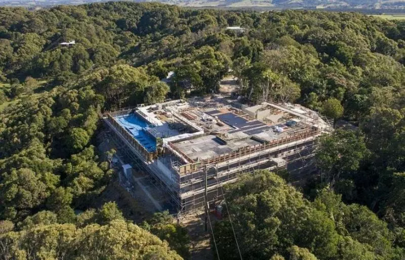 【網友:比「復仇者總部」還要geng!】雷神THOR上億豪宅占地6個足球場,宛如度假村!