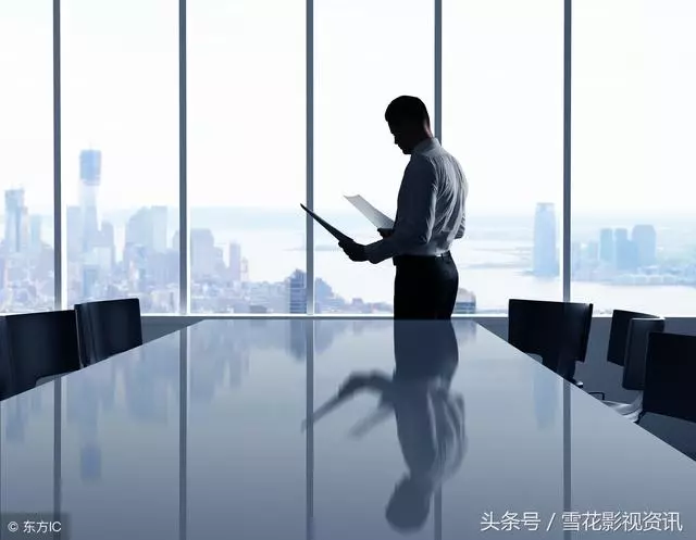 老公車禍去世,家人不讓我去葬禮,我偷跑去竟看見一個孕婦在現場
