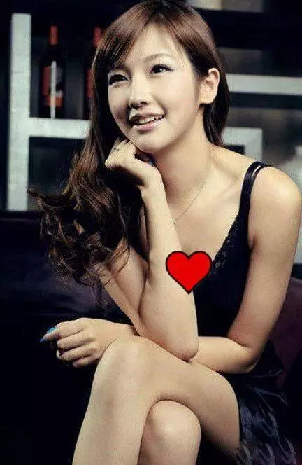 41歲劉謙近照曝光!整容失敗,發福蒼老,如今慘變60歲大叔!(網友):他老婆根本就像是他的女兒!悲劇咯...