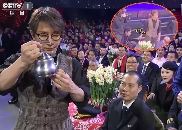 41歲劉謙近照曝光!整容失敗,發福蒼老,如今慘變60歲大叔!(網友):他老婆根本就像是他的女兒!悲劇咯...