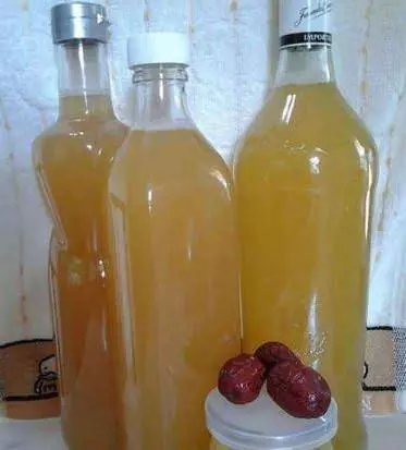 紅棗枸杞水的正確做法,經常喝能治腰疼,補氣養血安神,氣色越來越好,更年期的女人要多喝點