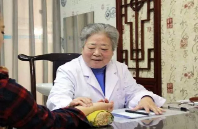 婦科中醫:女人濕氣太重易發胖,多喝三碗補血湯,不發胖少炎症,更顯年輕