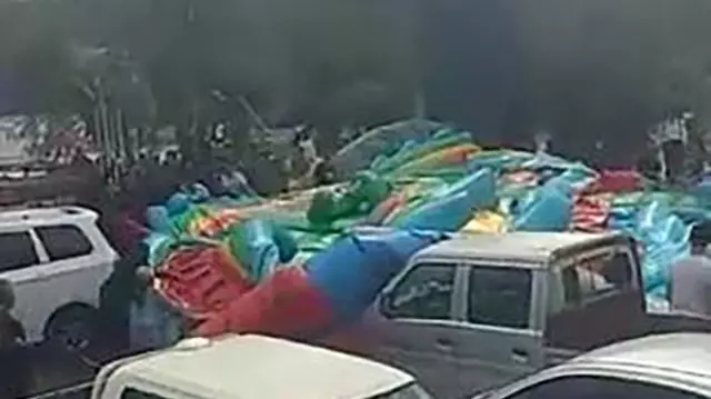 《安息吧》龍捲風吹起充氣城堡 2層樓高 2童墜地死
