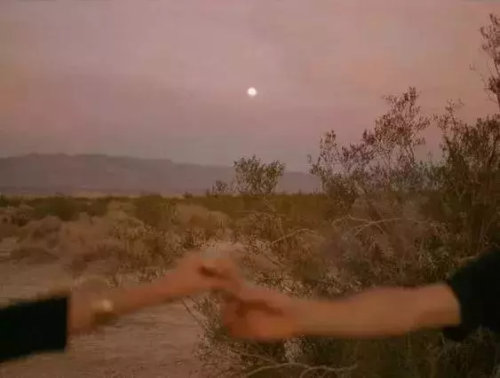 人心,都是慢慢變冷的……