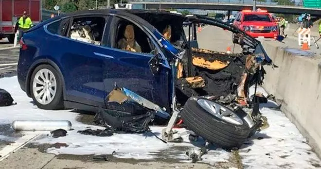 工程師自駕車失控亡 家屬怒告Tesla廣告不實