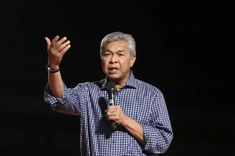 用「這招」要求高庭還出護照要出國?!阿末扎希狠糟打臉!吃閉門羹!