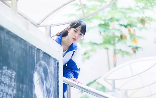 夏天的12星座女,愛你的方式各不同,射手座調皮,金牛座溫柔!