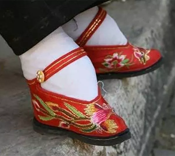 揭開三寸金蓮血淚史!終於願意「鬆開裹腳布」用X光看驚悚到像是P出來~