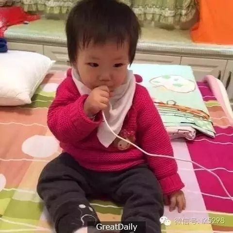 寶寶拿著舔了一下,瞬間全身燒焦電死...這東西每個家庭都有~