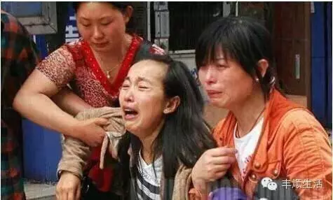 寶寶拿著舔了一下,瞬間全身燒焦電死...這東西每個家庭都有~