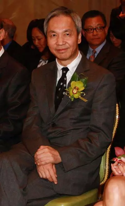 前港姐棄66歲前夫 ,搭上168億新歡