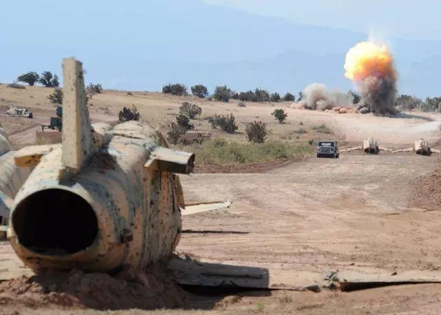 美五代機超低空突防,S400雷達毫無反應?大批士兵睡夢中喪生
