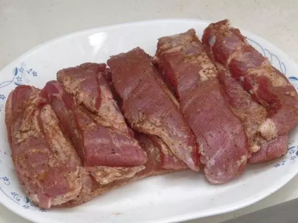 自製簡單「港式脆皮燒肉」,結果香到一家人!!