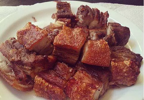 自製簡單「港式脆皮燒肉」,結果香到一家人!!