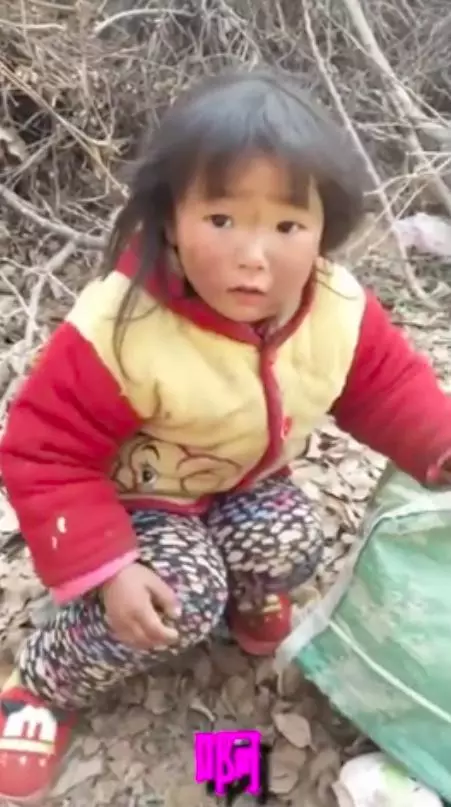 媽媽不要我了… 小女孩撿破爛過日子 她大聲說不苦:「我來養爸爸!」