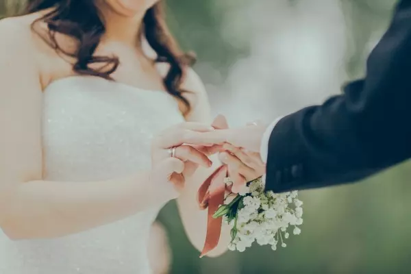 45歲中年男人的醒悟:年輕時「用心」善待妻子,老了才能陪你一生