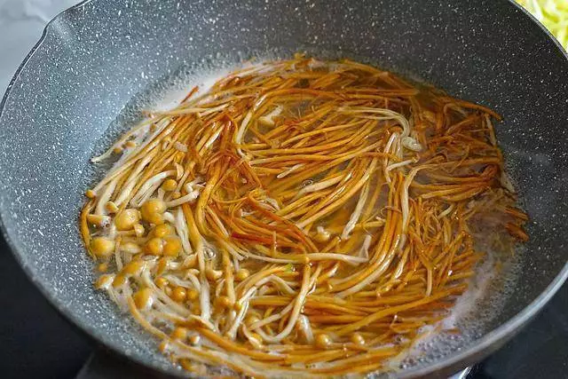 金針菇和雞蛋炒才是絕配! -