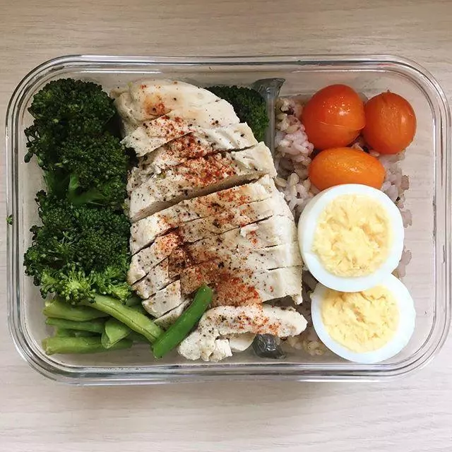 【誰說減肥需要節食?30個讓您愛上的減肥食譜,月甩8公斤!】 -