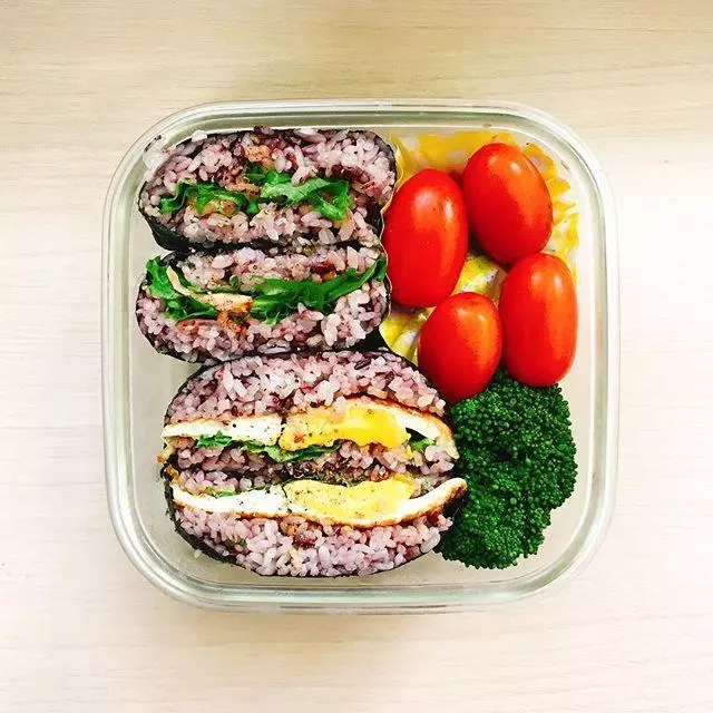 【誰說減肥需要節食?30個讓您愛上的減肥食譜,月甩8公斤!】 -
