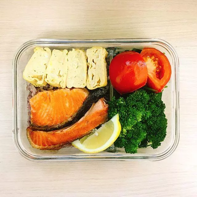 【誰說減肥需要節食?30個讓您愛上的減肥食譜,月甩8公斤!】 -