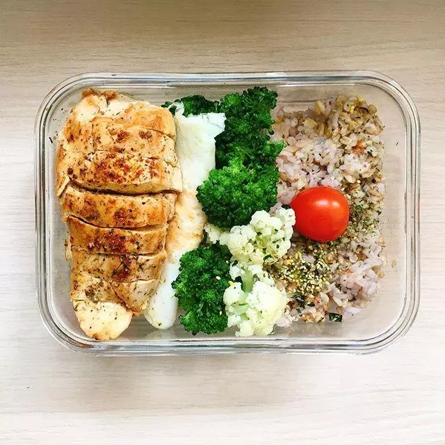 【誰說減肥需要節食?30個讓您愛上的減肥食譜,月甩8公斤!】 -
