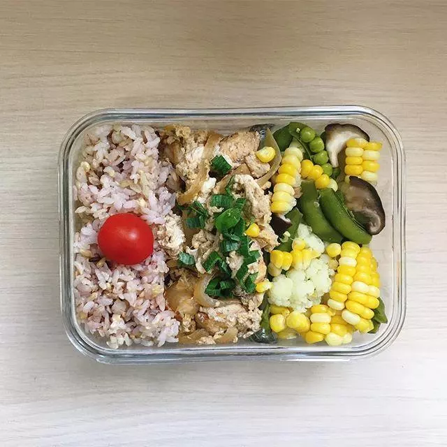 【誰說減肥需要節食?30個讓您愛上的減肥食譜,月甩8公斤!】 -
