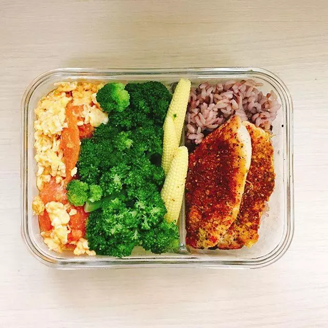 【誰說減肥需要節食?30個讓您愛上的減肥食譜,月甩8公斤!】 -