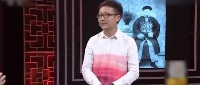祖傳「官帽」拿去鑑寶,專家用光一照後 嚇得一大跳問:你祖上是何人?