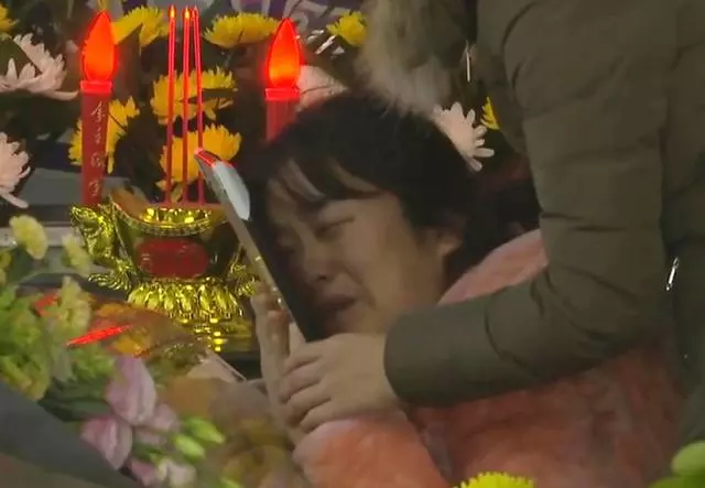 父母淚崩:「她最後一次不聽話」 12歲女童為救弟弟 肉身擋火慘燒死