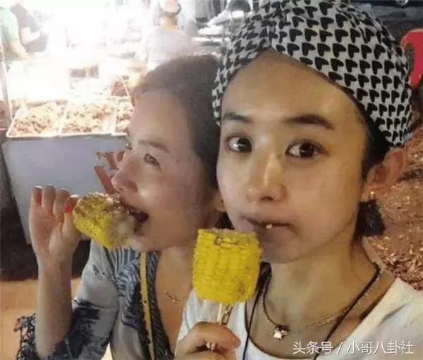 趙麗穎和爸爸逛街被拍,完全素顏差點認不出,網友:連再看一眼都沒興趣!