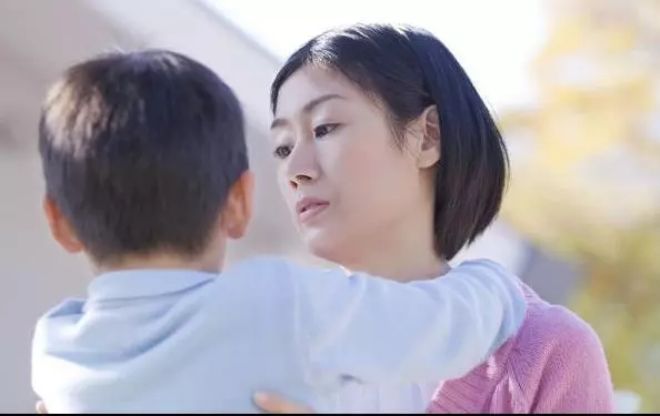 孩子在麥當勞偷東西後,媽媽只問了他4句話,網贊爆:臺灣的教育太棒了!連店經理都感謝媽媽