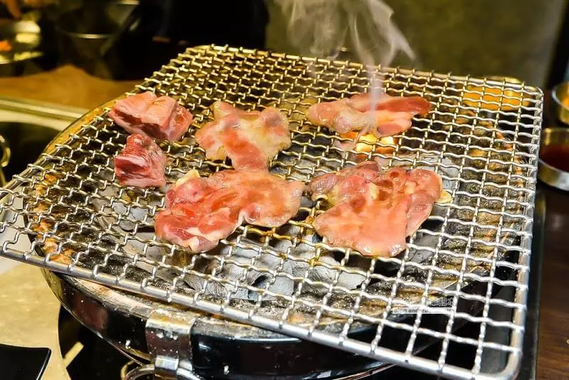 上禾町日式燒肉-和牛、帝王蟹、伊比利豬隨你吃到飽