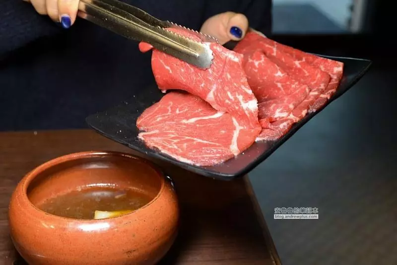 上禾町日式燒肉-和牛、帝王蟹、伊比利豬隨你吃到飽